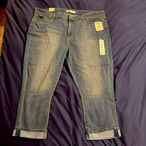 Levi Strauss Mid-Rise Denim Capri